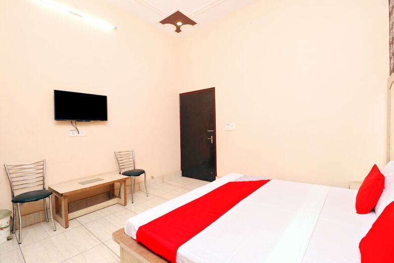 Oyo 43293 Hotel Pushp Vatika