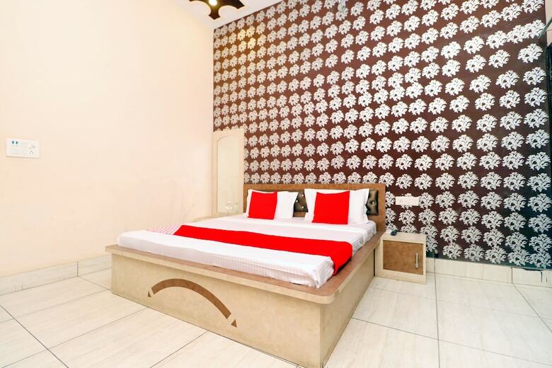 Oyo 43293 Hotel Pushp Vatika