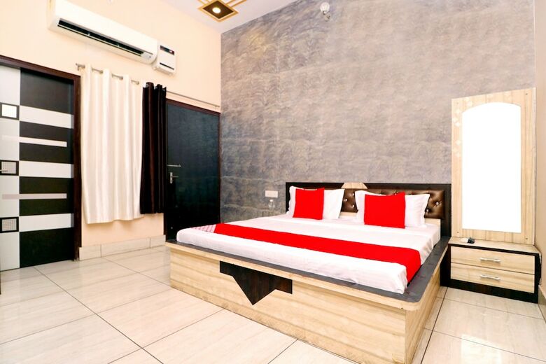 Oyo 43293 Hotel Pushp Vatika