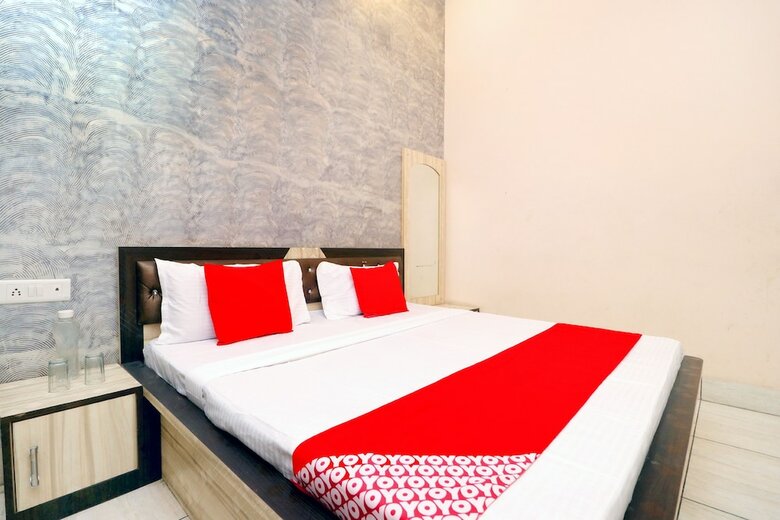 Oyo 43293 Hotel Pushp Vatika