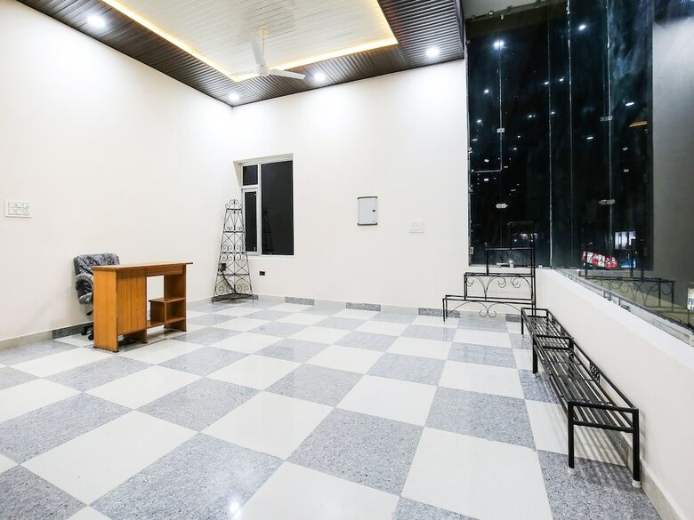 Oyo 47577 Hotel Goldenland