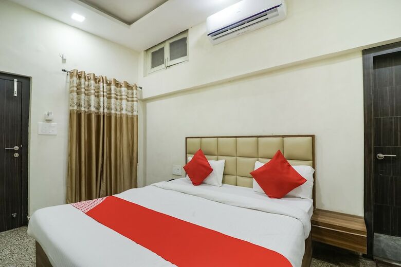 Oyo 28789 Hotel Adarsh