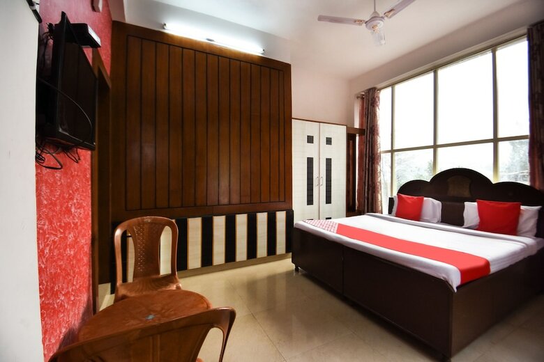 Hotel Oyo 47656 Ayush Home Stay