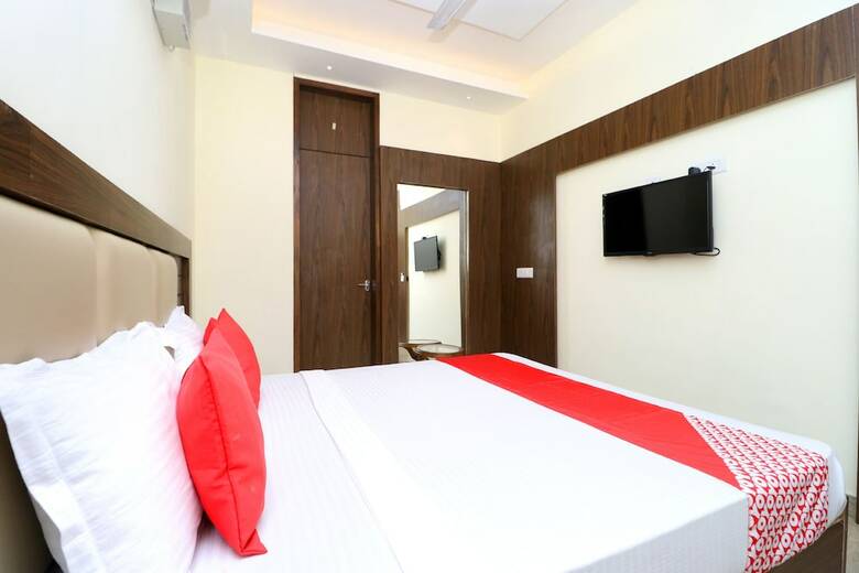 Oyo 38616 Hotel Jeevak