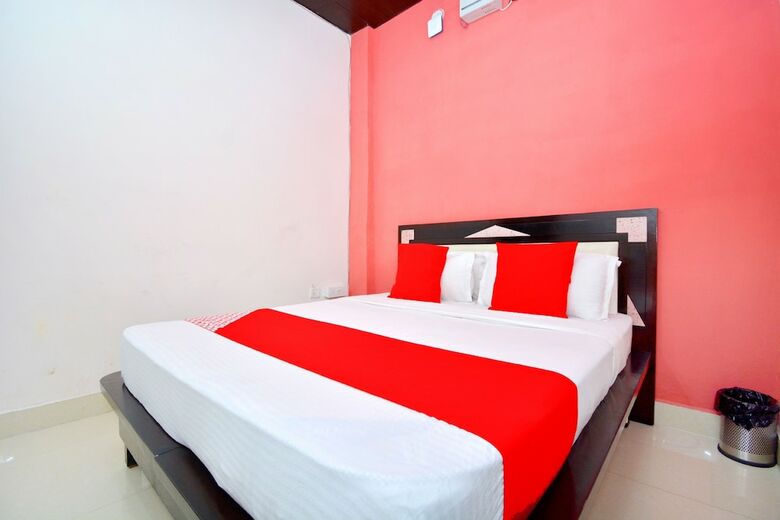 Oyo 42945 Surya Hotel