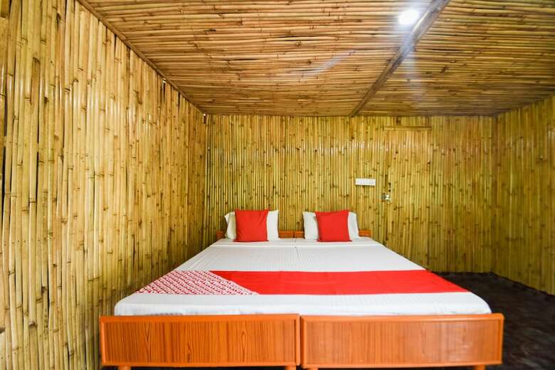 Hotel Oyo 47035 Reva Camps