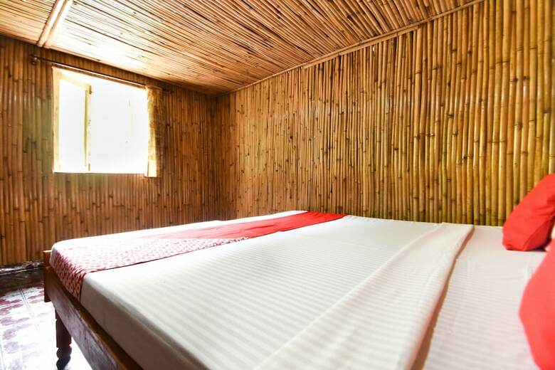 Hotel Oyo 47035 Reva Camps