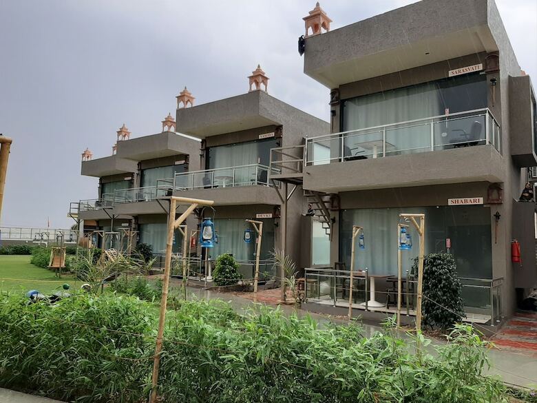 Hotel Natraj & Resort