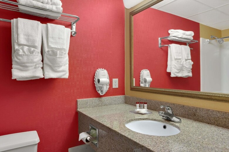 Hotel Ramada By Wyndham East Orange