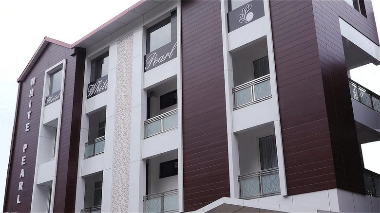Hotel White Pearl