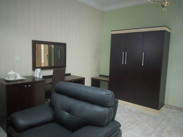 Wintess Garden Hotel And Suites
