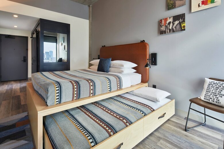 Hotel Moxy Columbus Short North