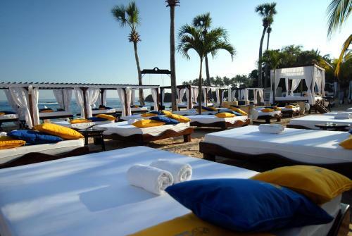 Hotel Lifestyle Crown Residence Suites