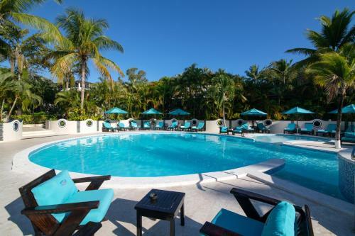 Hotel Lifestyle Crown Residence Suites