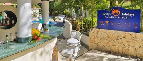Hotel Lifestyle Crown Residence Suites