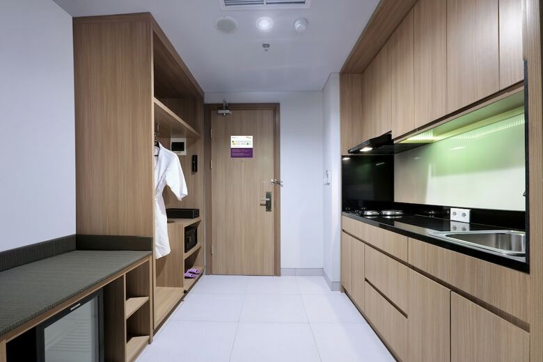 Quest Hotel Cikarang By Aston