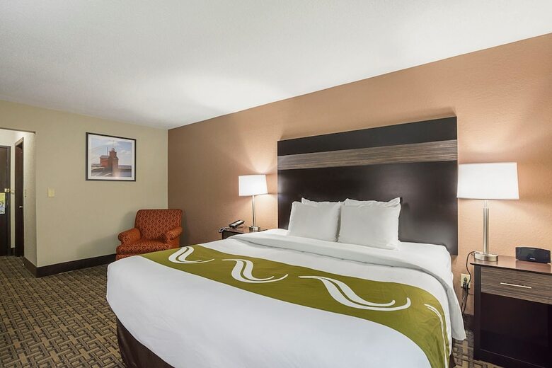 Hotel Quality Inn & Suites