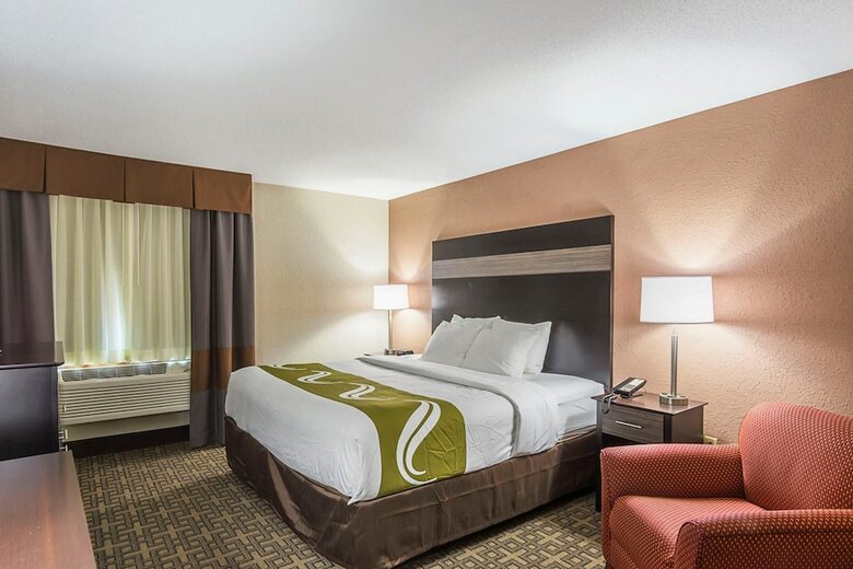 Hotel Quality Inn & Suites