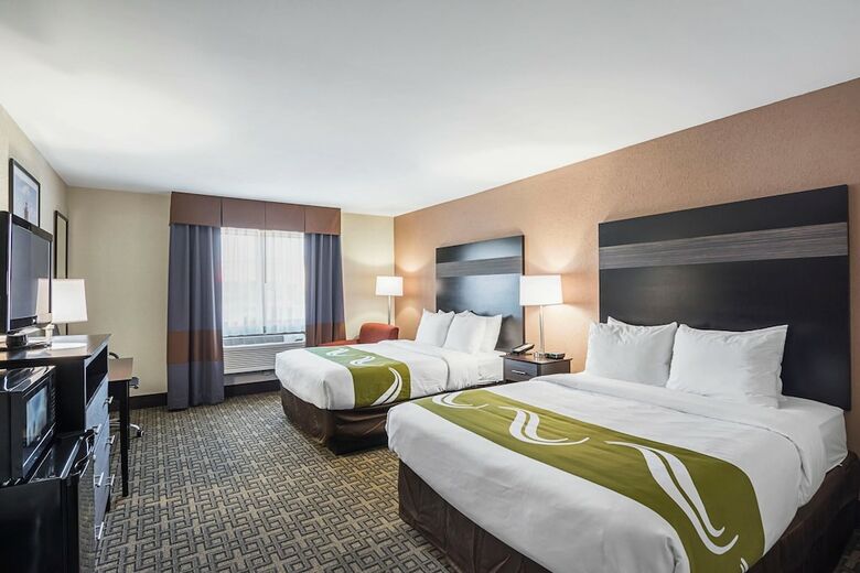 Hotel Quality Inn & Suites