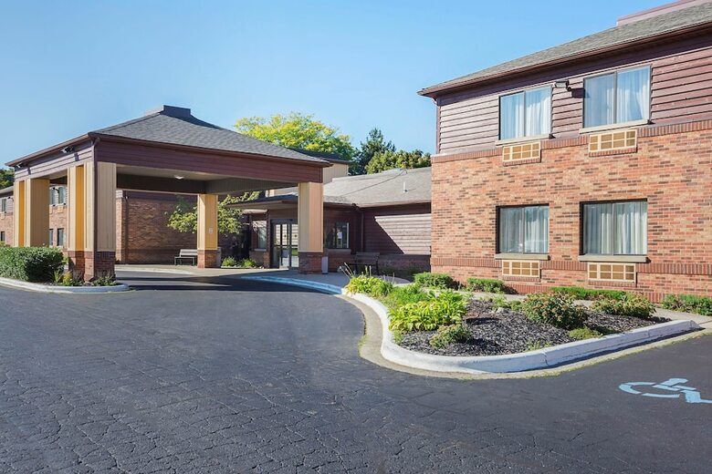Hotel Quality Inn & Suites