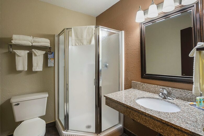 Hotel Quality Inn & Suites