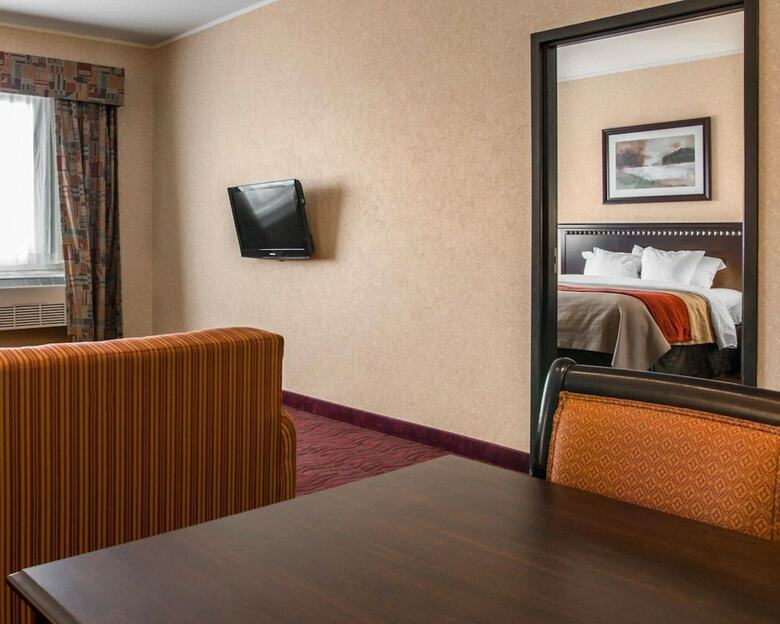 Hotel Quality Inn & Suites