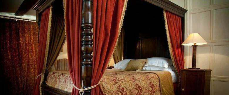 Ravenwood Hall Hotel
