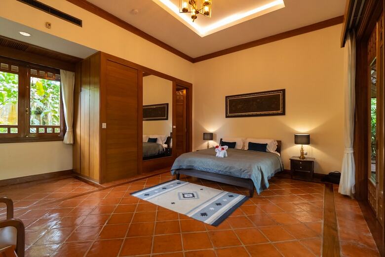 Hotel Chayana Resort