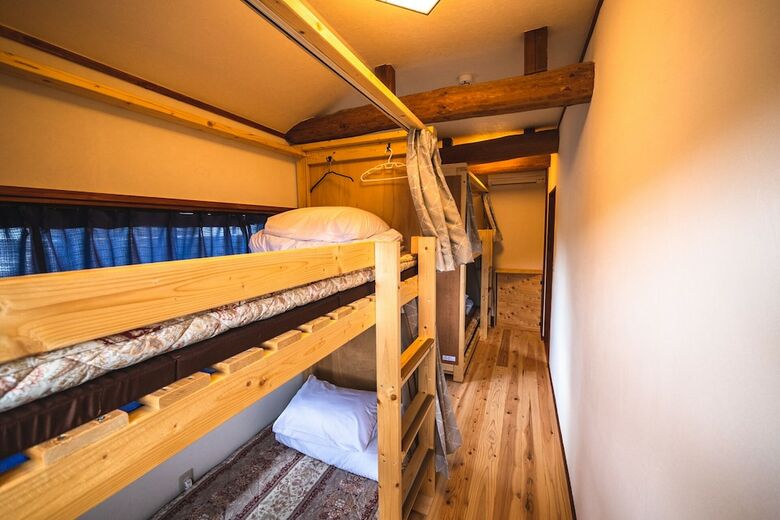 Hostal Guesthouse Himawari - Hostel