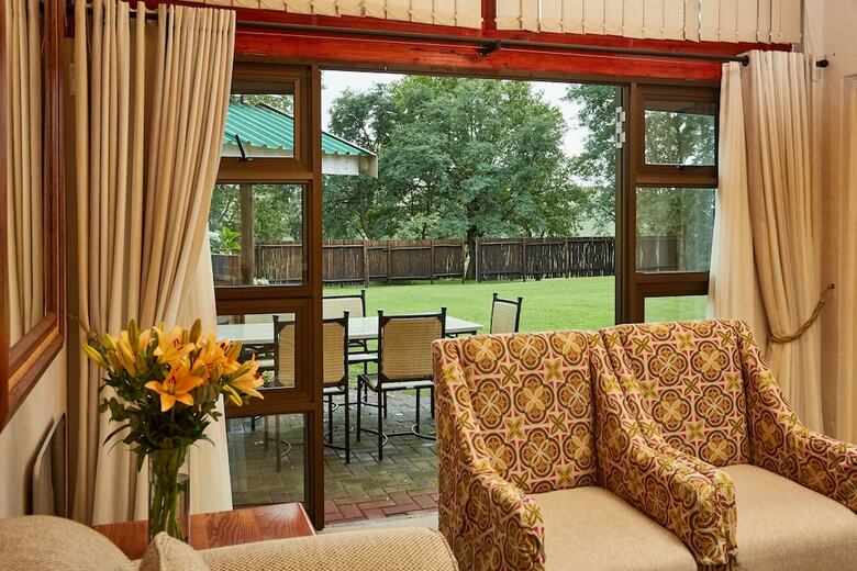 Hotel First Group Bushman's Nek