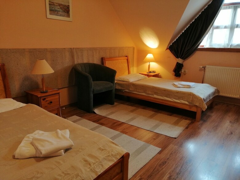 Hotel J�zsi B�csi Vend�gl?je �s Sz�llod�ja