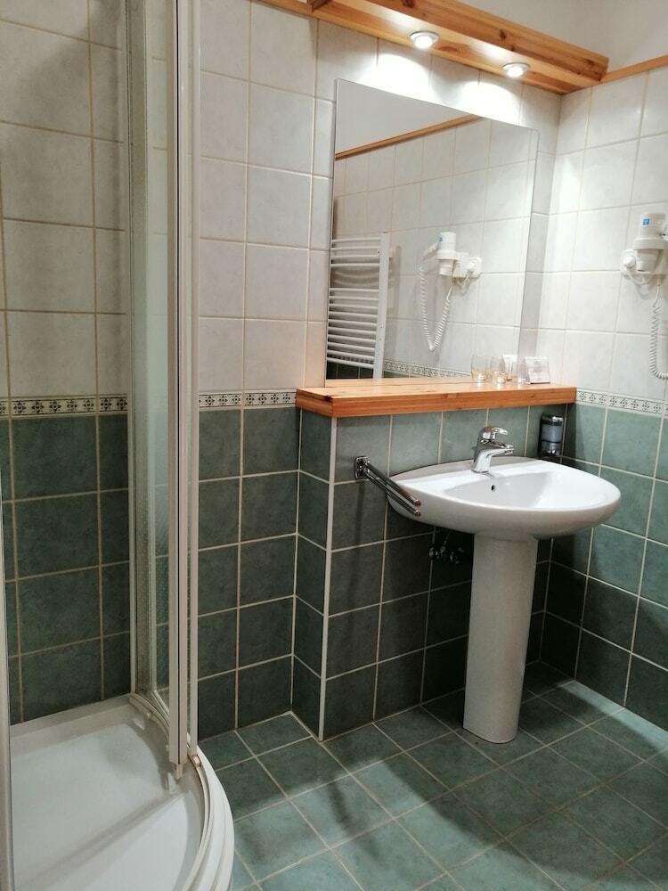 Hotel J�zsi B�csi Vend�gl?je �s Sz�llod�ja