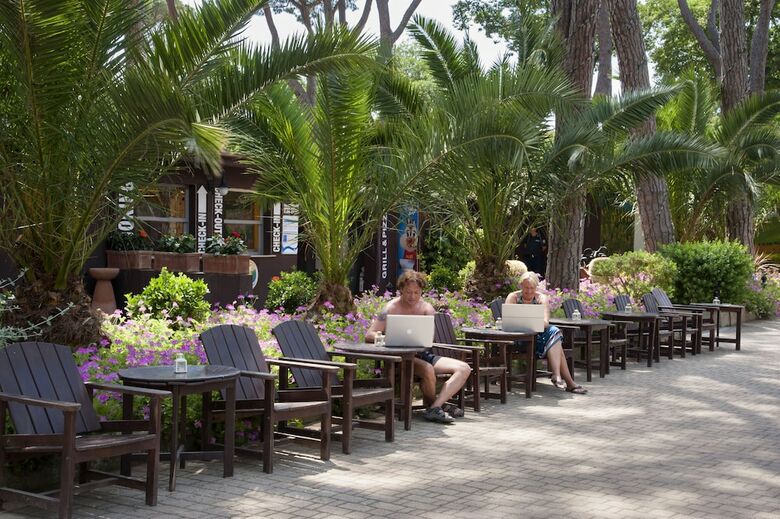 Park Albatros Village