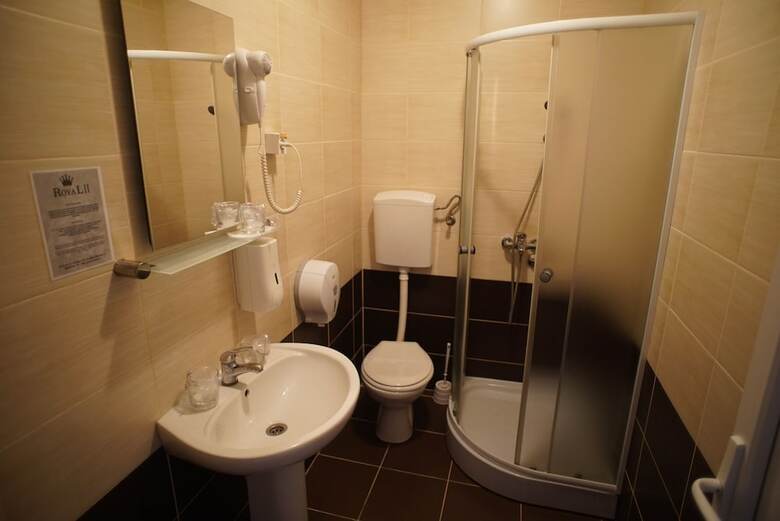 Hotel Guesthouse Royal II