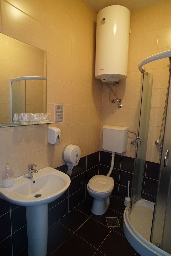 Hotel Guesthouse Royal II