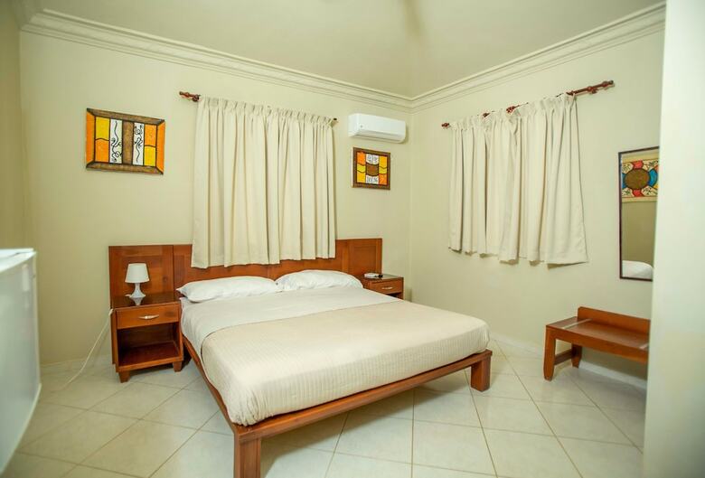 Private 6 Bedroom Villa Great For Parties