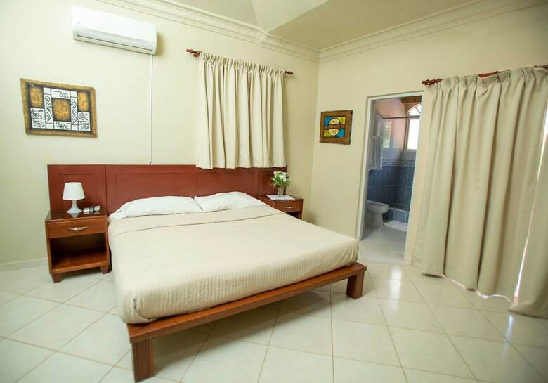 Private 6 Bedroom Villa Great For Parties