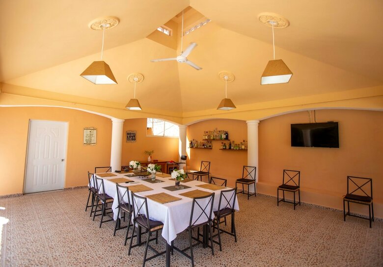 Private 6 Bedroom Villa Great For Parties