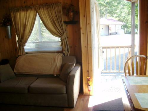 Pacific City Camping Resort Cabin 9