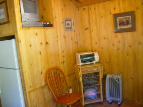 Pacific City Camping Resort Cabin 9