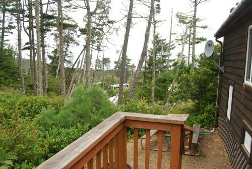 Pacific City Camping Resort Cabin 9