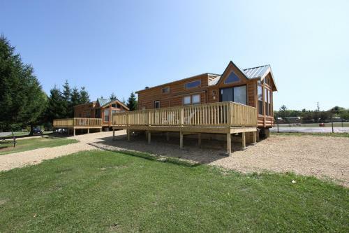 Lakeland Rv Campground Loft Cabin 2