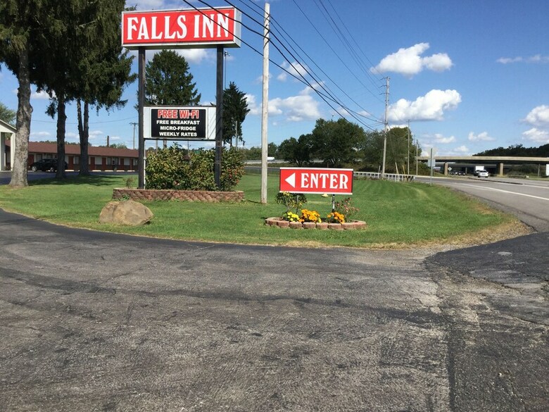 Motel Falls Inn