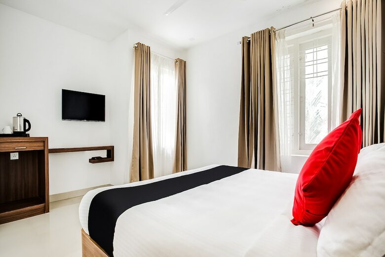 Capital O 60558 Hotel Midhuna International