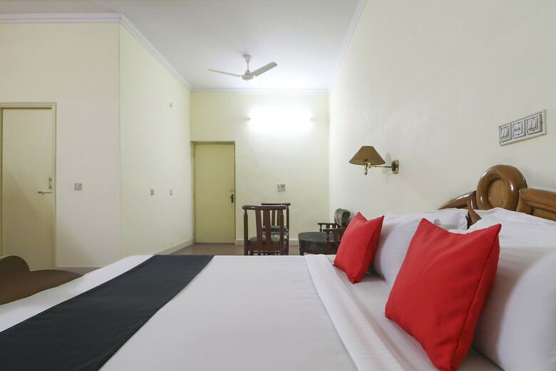 Capital O 49883 Hotel Sutlej Classic