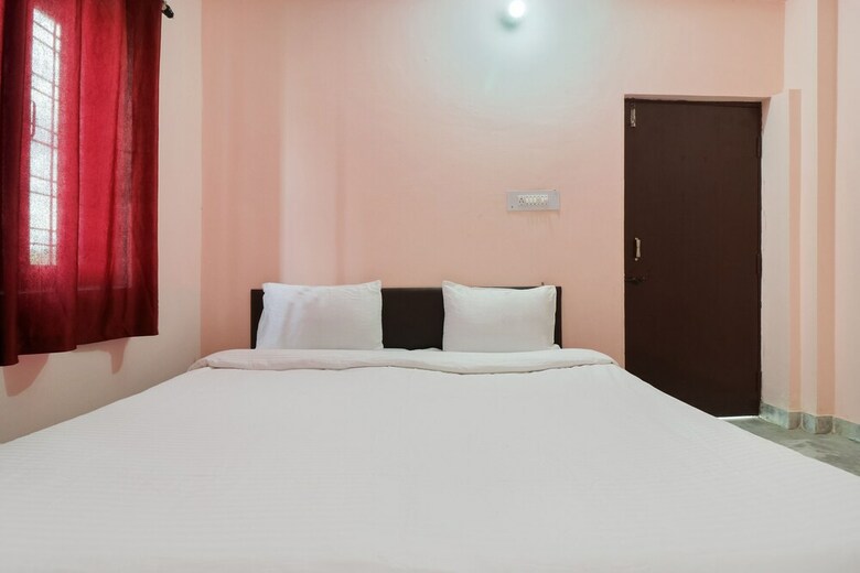 Spot On 46953 Hotel Taqgene
