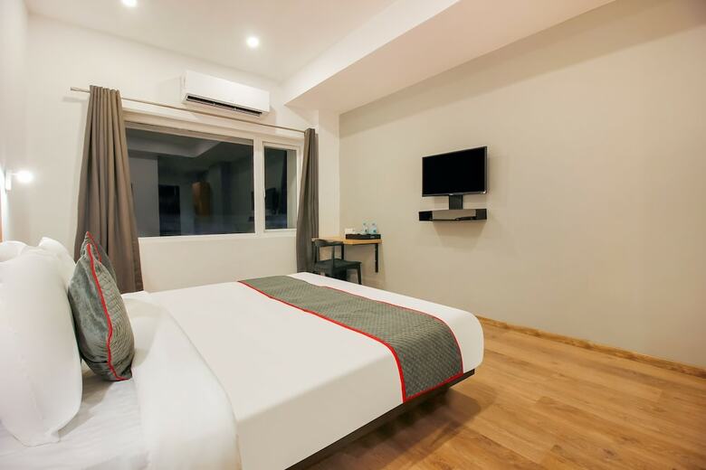Hotel Oyo Townhouse 151 H Square