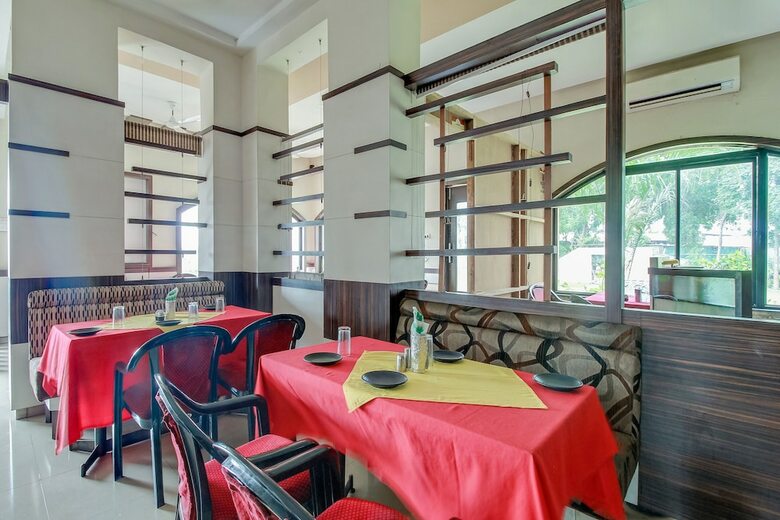 Oyo 60852 Hotel Residency Park