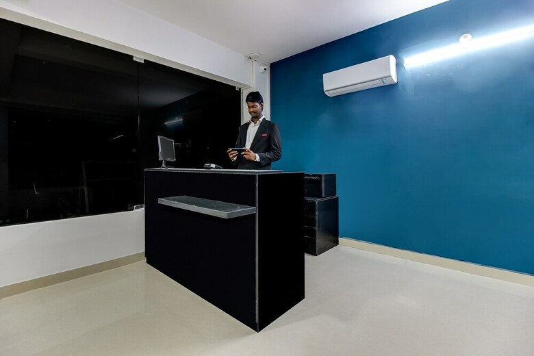 Hotel Silverkey Executive Stays 38014 Near Sanskrit School