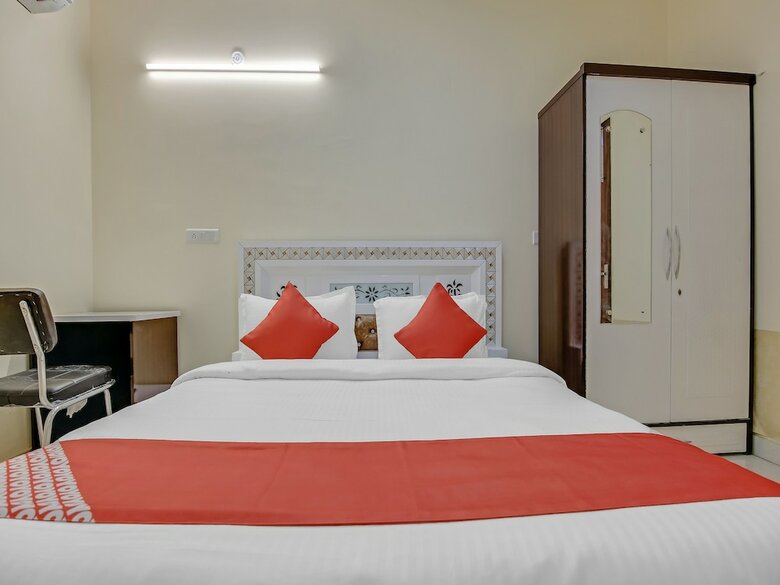 Oyo Flagship 39564 Shiv Hotel